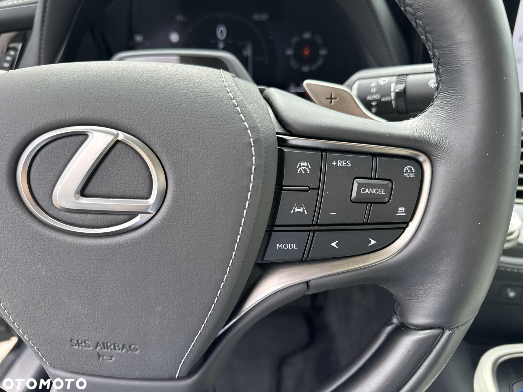 Lexus LS - 23
