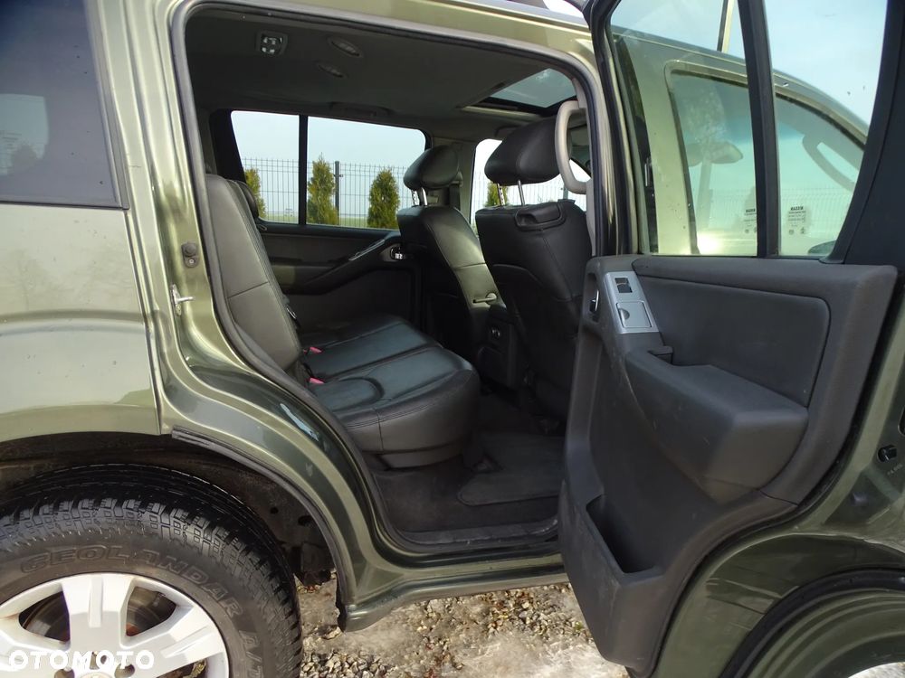 Nissan Pathfinder 2.5 DCi Elegance + - 22