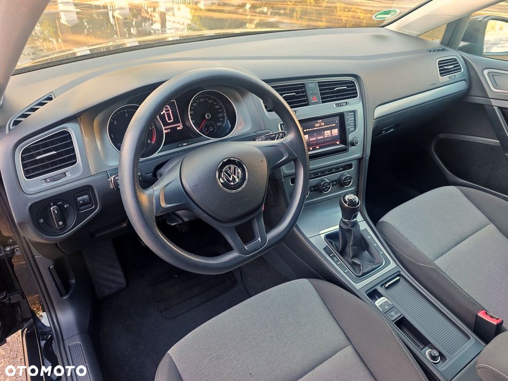 Volkswagen Golf 1.6 TDI BlueMotion Technology Comfortline - 26