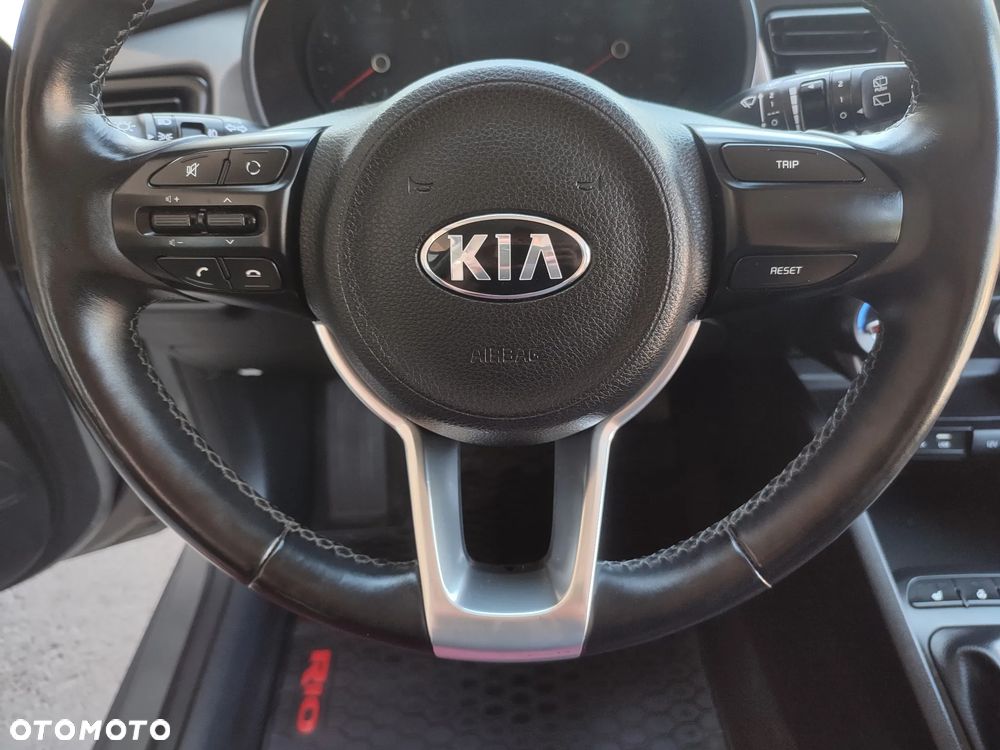 Kia Rio 1.2 Dream Team Edition - 21