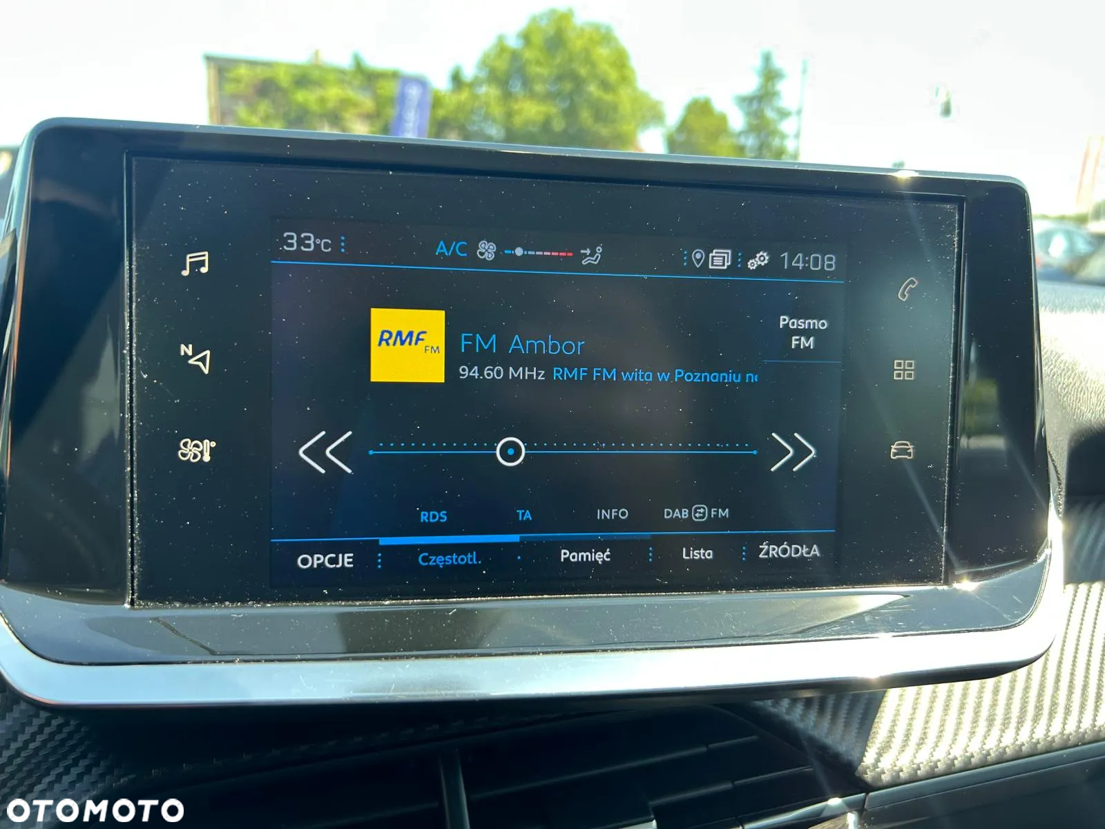 Peugeot 2008 PureTech 130 Stop&Start EAT6 Signature - 32