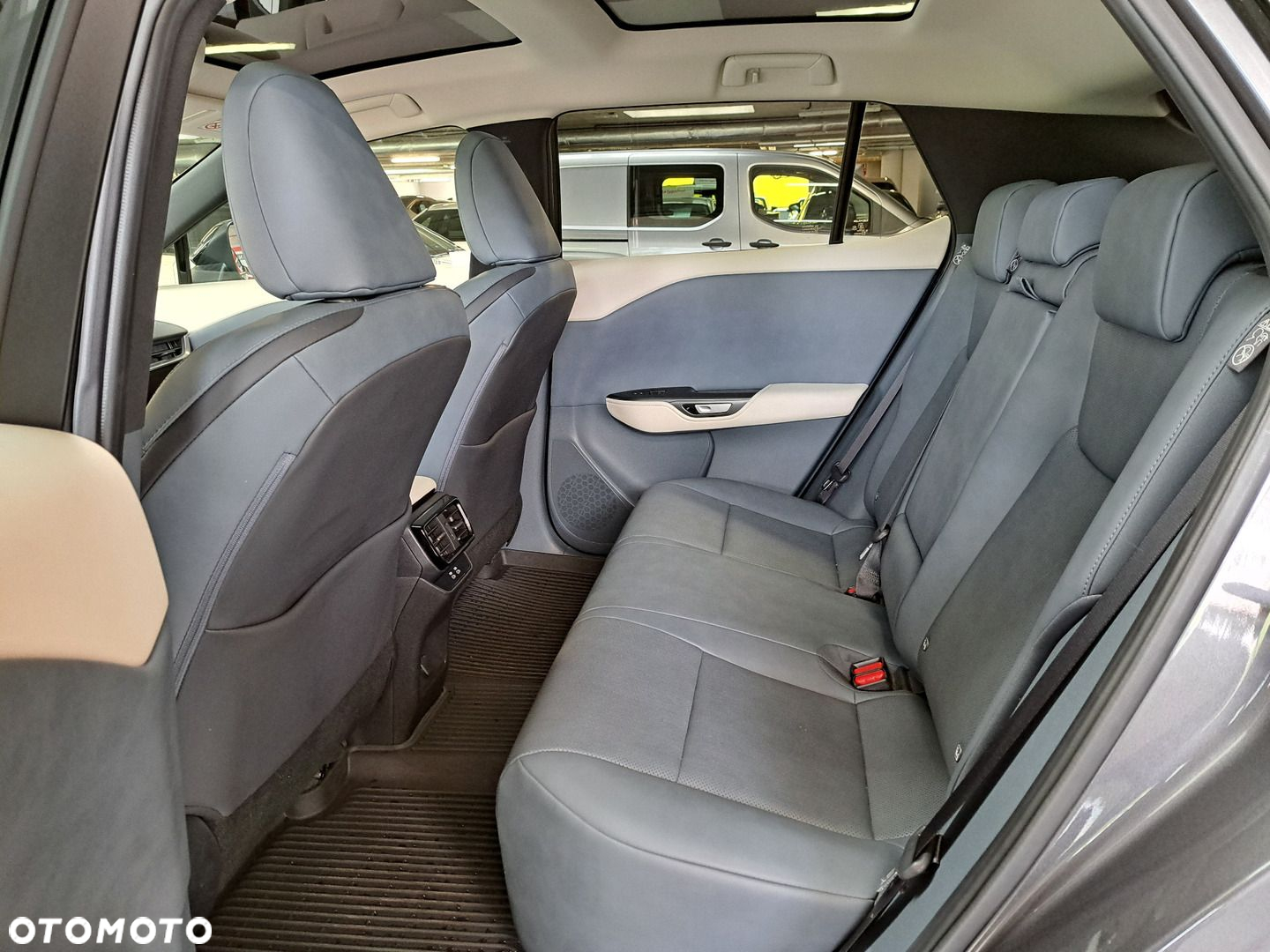 Lexus RZ 450e Prestige DIRECT4 - 12