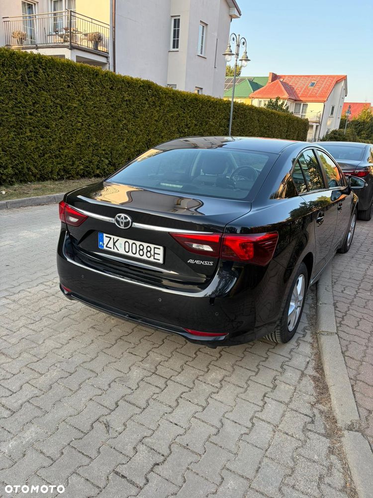 Toyota Avensis 1.6 Active - 19