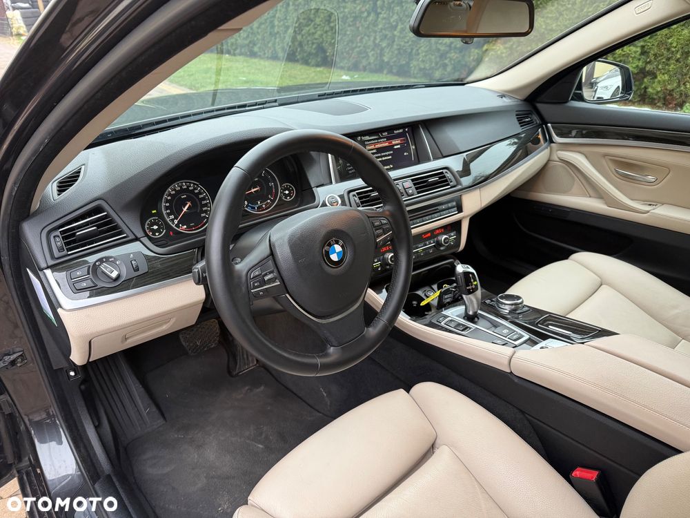 BMW Seria 5 525d Luxury Line - 20