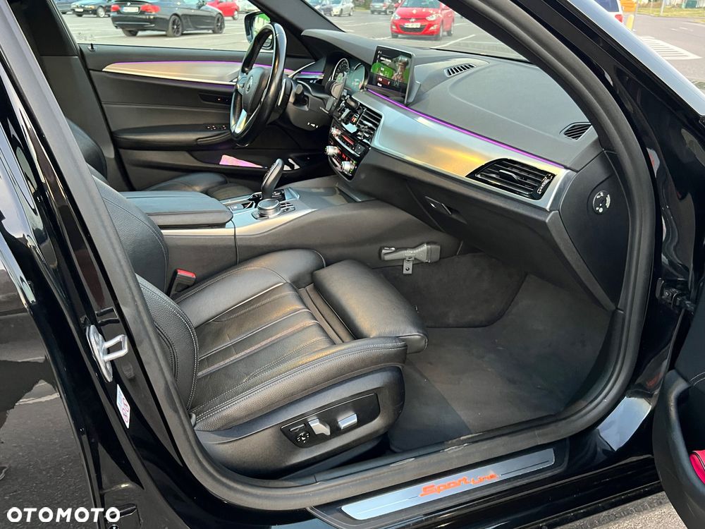 BMW Seria 5 520d Sport Line - 17