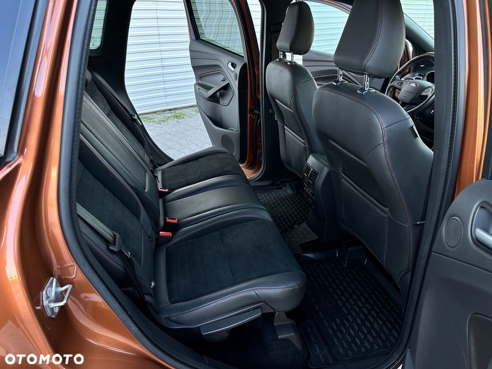 Ford Kuga 2.0 TDCi 4x4 ST-Line - 23
