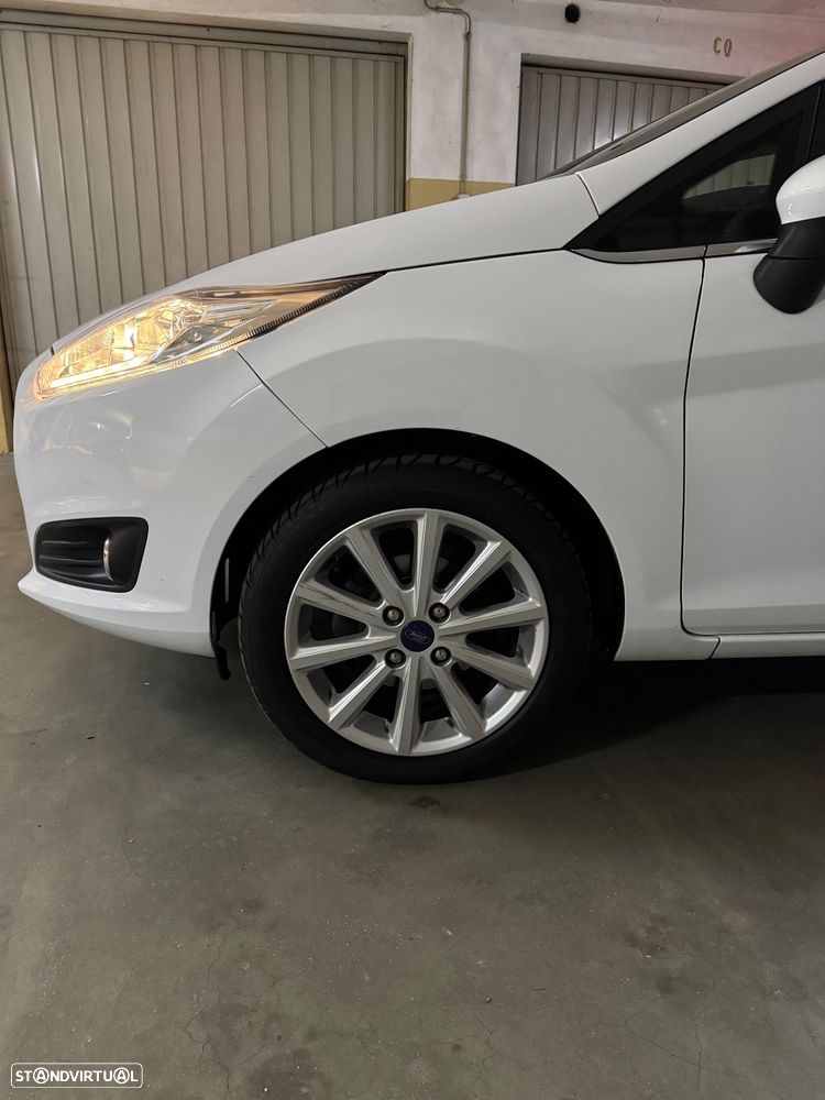 Ford Fiesta 1.0 EcoBoost Titanium - 17