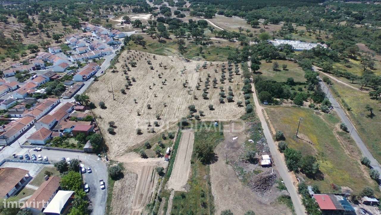 Terreno urbano e Lote em São Domingos - Grande imagem: 2/16