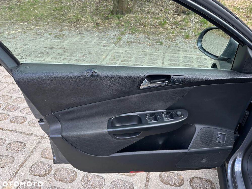 Volkswagen Passat - 15