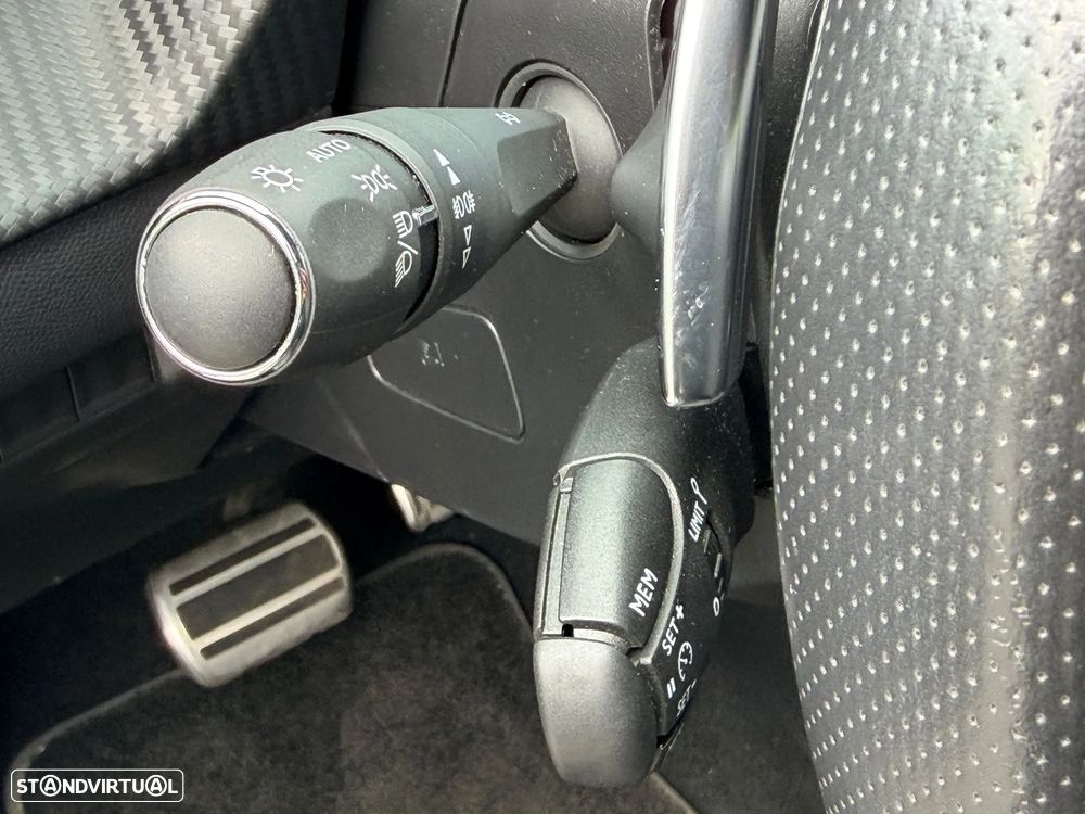 Peugeot 2008 1.5 BlueHDi GT Pack EAT8 - 16