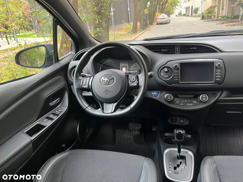 Toyota Yaris Hybrid 100 Premium EU6 - 10