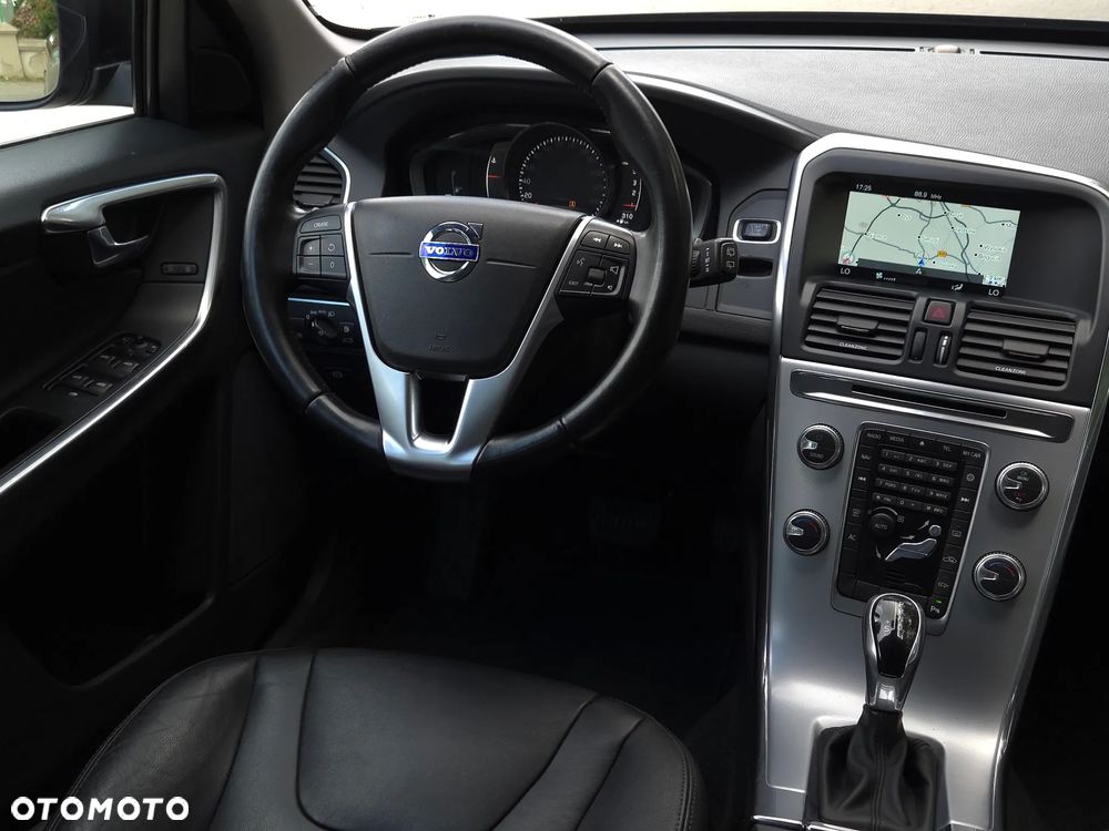 Volvo XC 60 D3 Geartronic Summum - 21