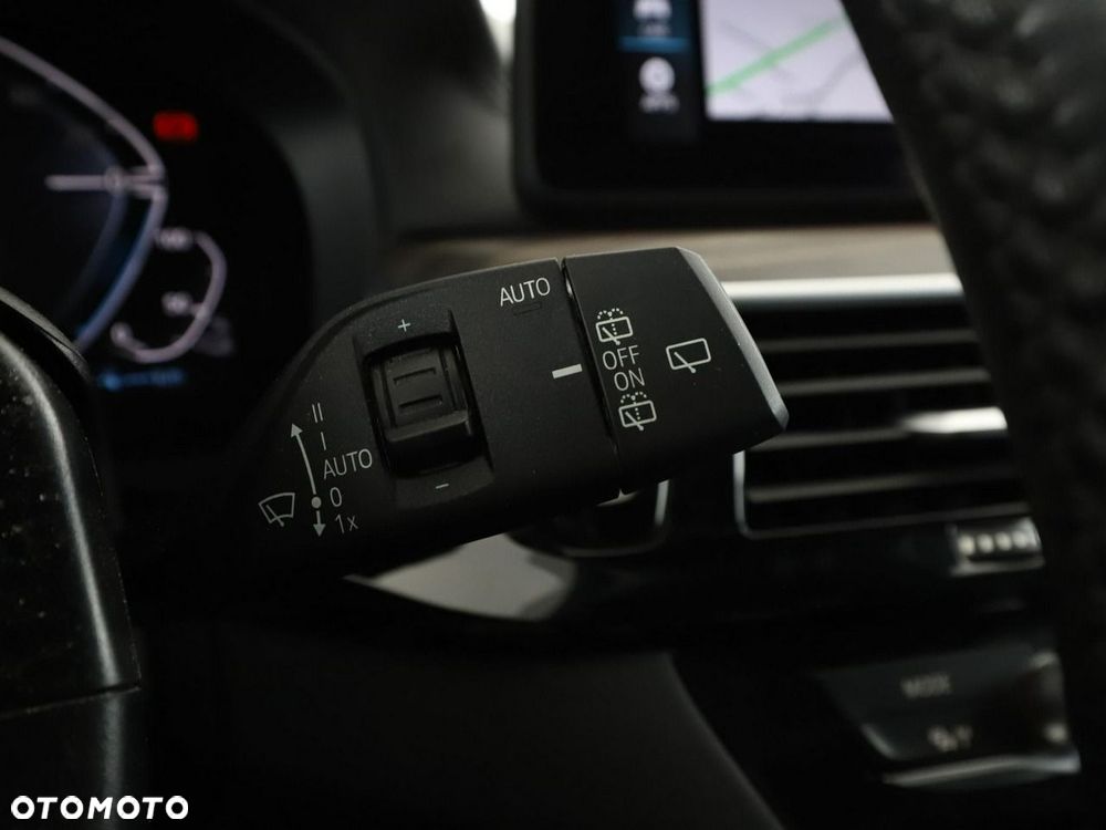 BMW Seria 5 530e xDrive Luxury Line - 38