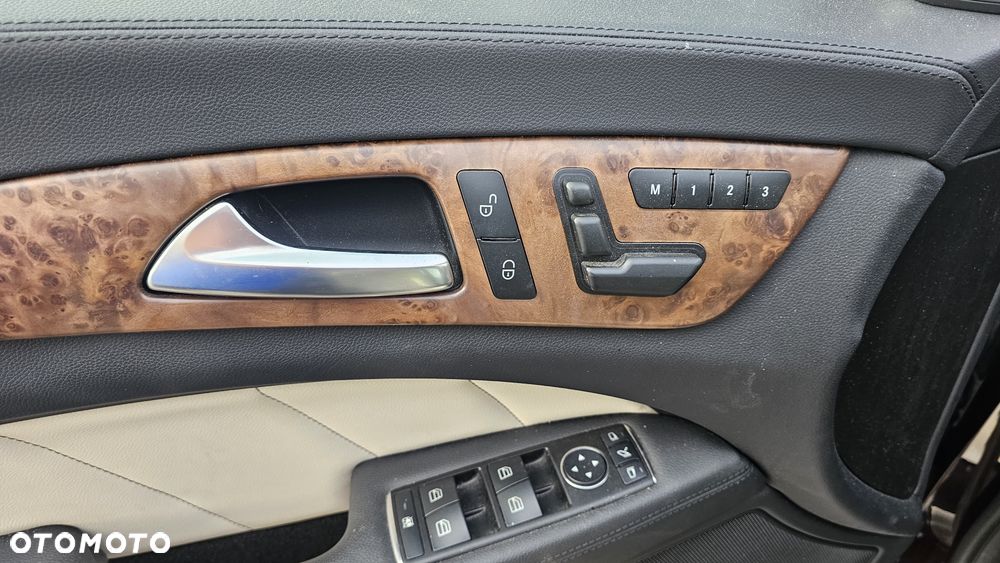 Mercedes-Benz CLS 350 BlueEff - 11