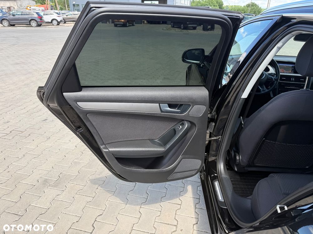Audi A4 Avant 2.0 TDI ultra design - 18