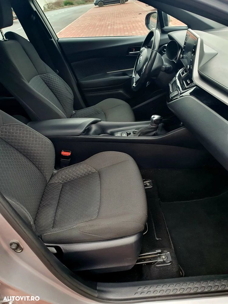 Toyota C-HR Hybrid Style - 4