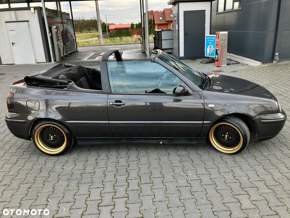 Volkswagen Golf 1.6 Trendline - 23