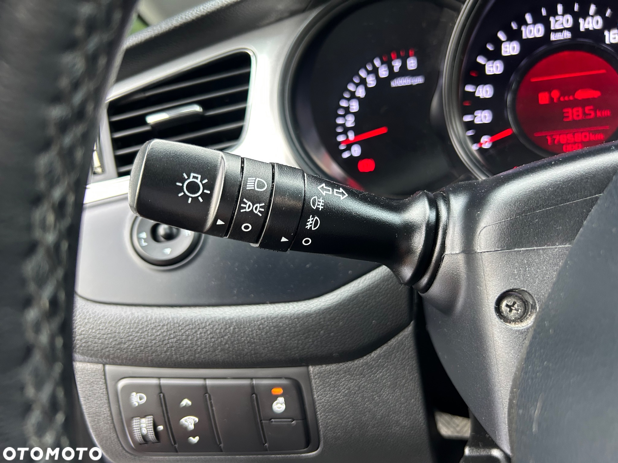 Kia Ceed 1.6 GDI ISG Dream Team Edition - 17