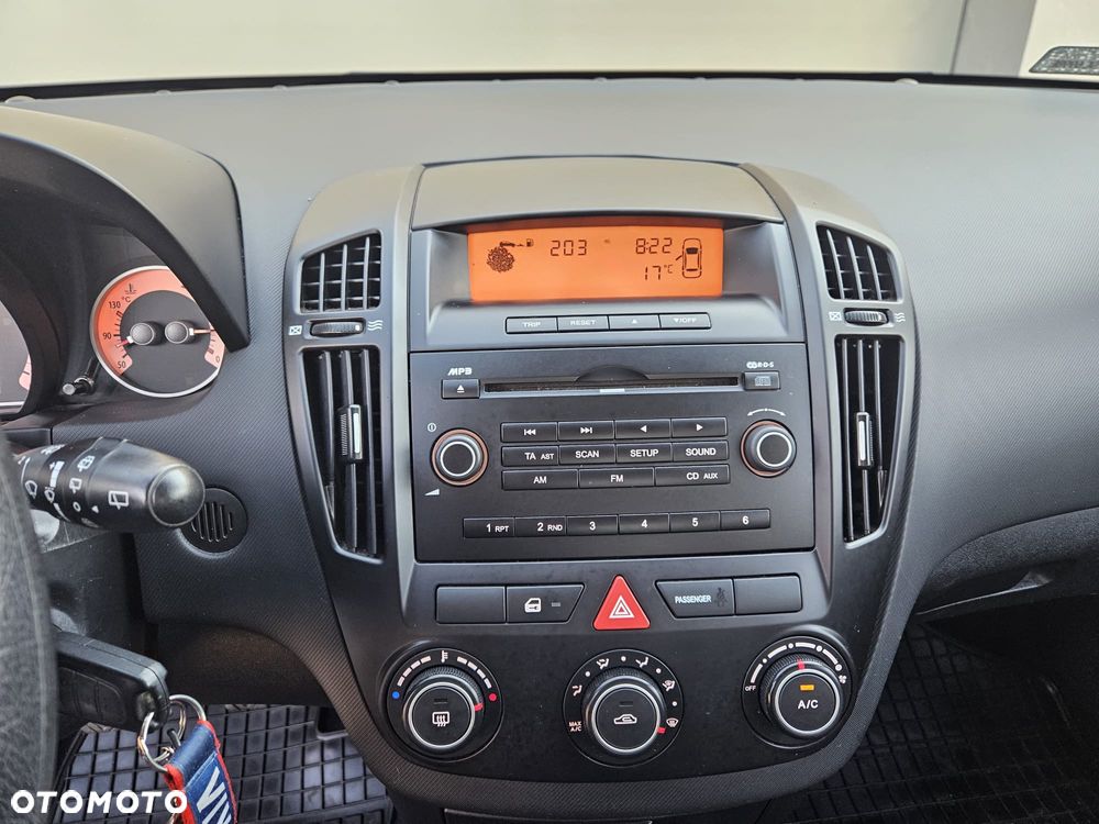 Kia Ceed 1.4 Comfort - 11