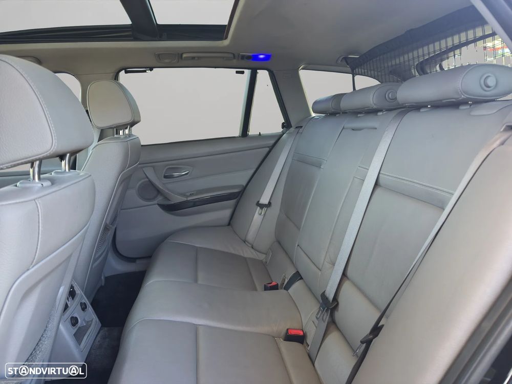 BMW 320 d Luxury Line - 10