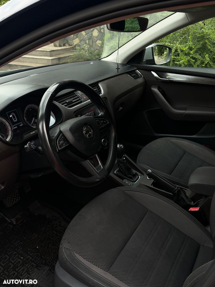 Skoda Octavia 2.0 TDI 4X4 DSG Scout - 6