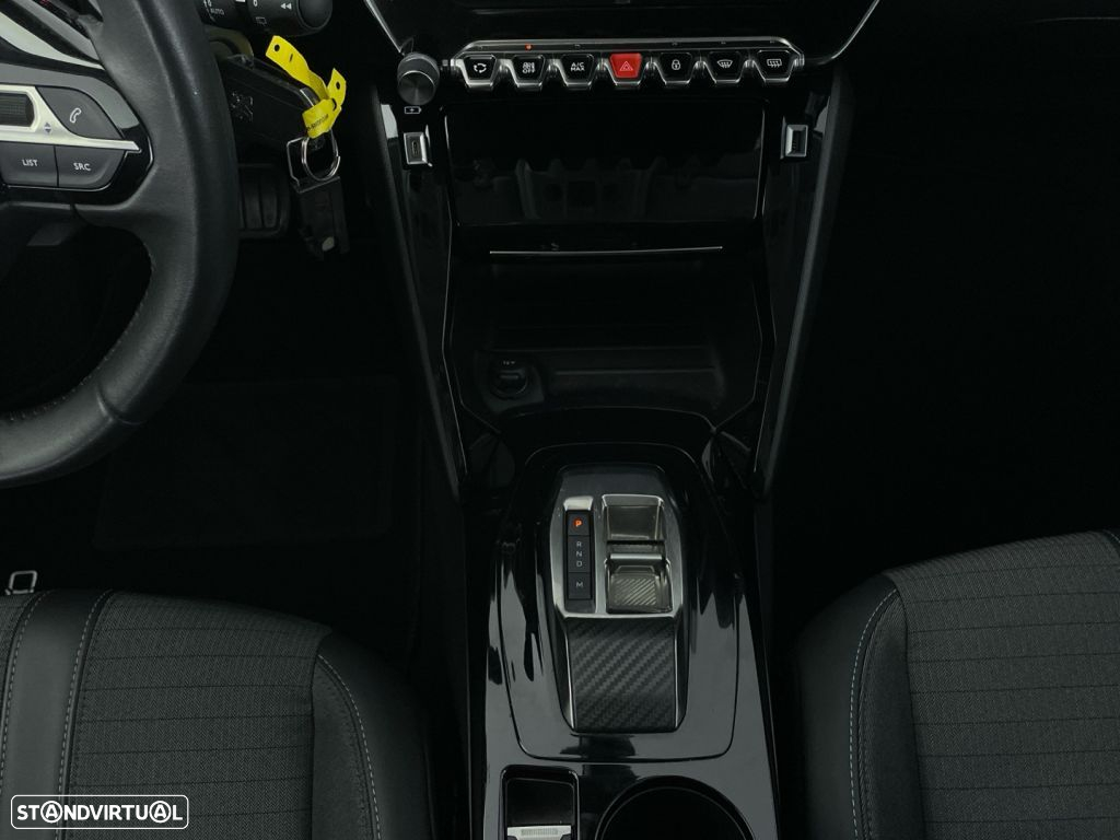 Peugeot 208 - 16