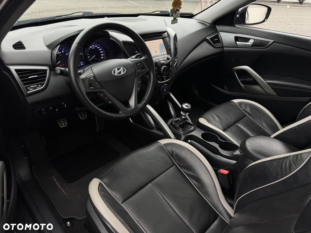 Hyundai Veloster 1.6 Turbo Premium - 24