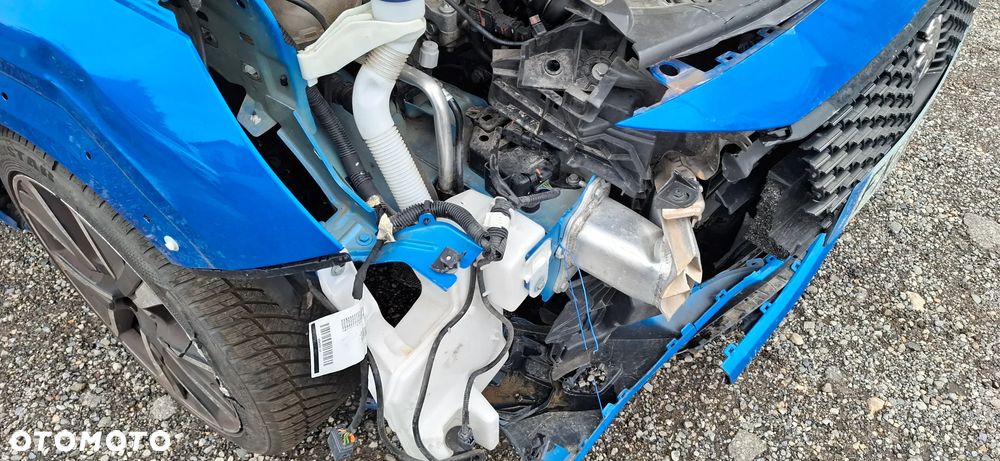 Peugeot 208 - 18