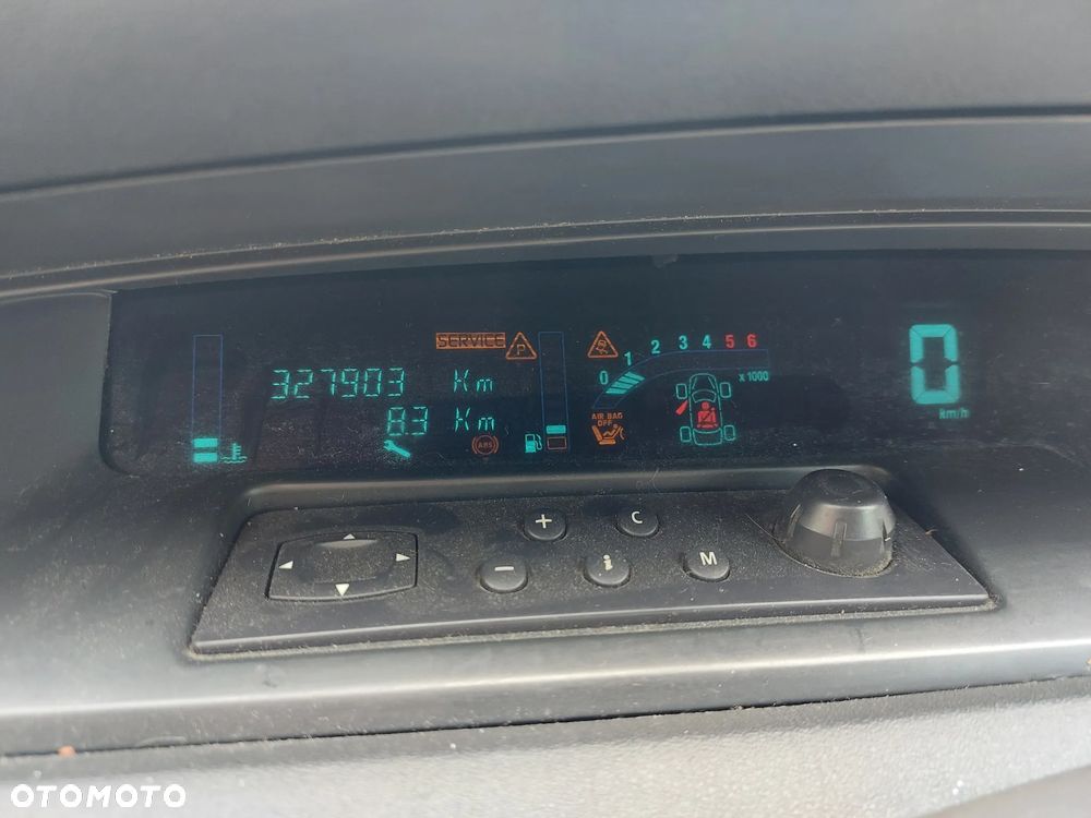 Renault Grand Scenic - 23