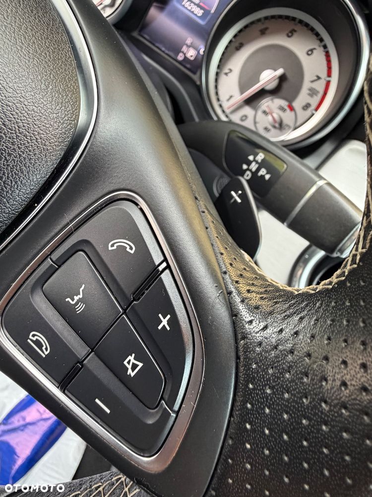 Mercedes-Benz GLA 250 7G-DCT SCORE - 18
