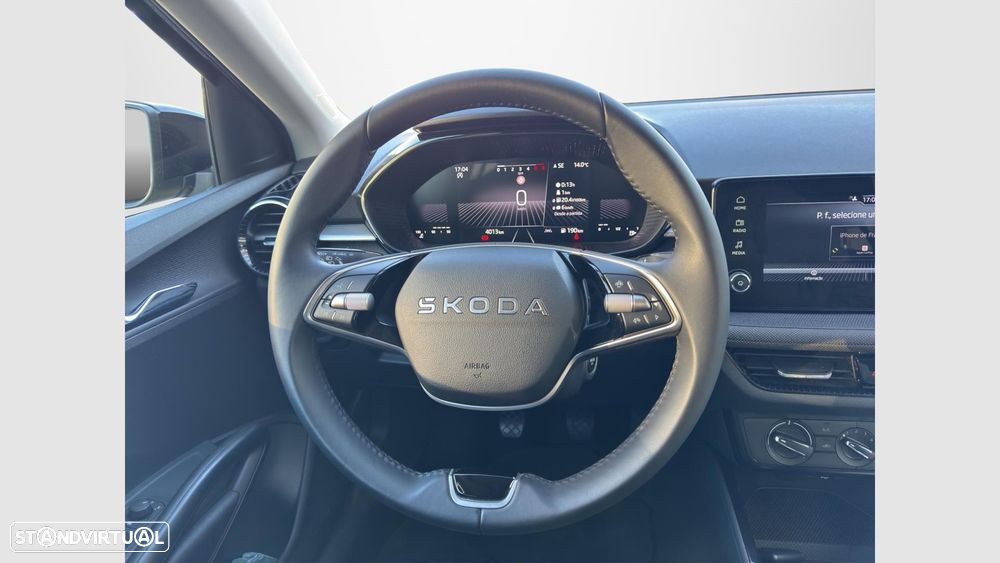 Skoda Fabia 1.0 TSI Selection — fotografia 9