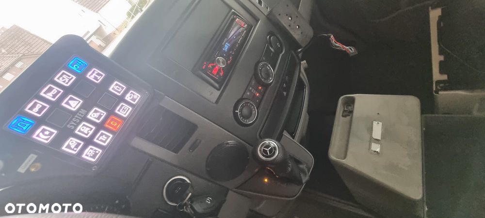 Mercedes-Benz Sprinter - 16