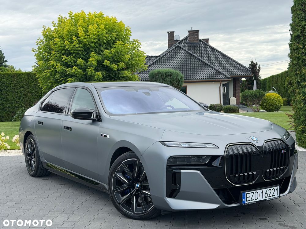 BMW Seria 7 M760e PHEV xDrive Individual Edition sport - 39