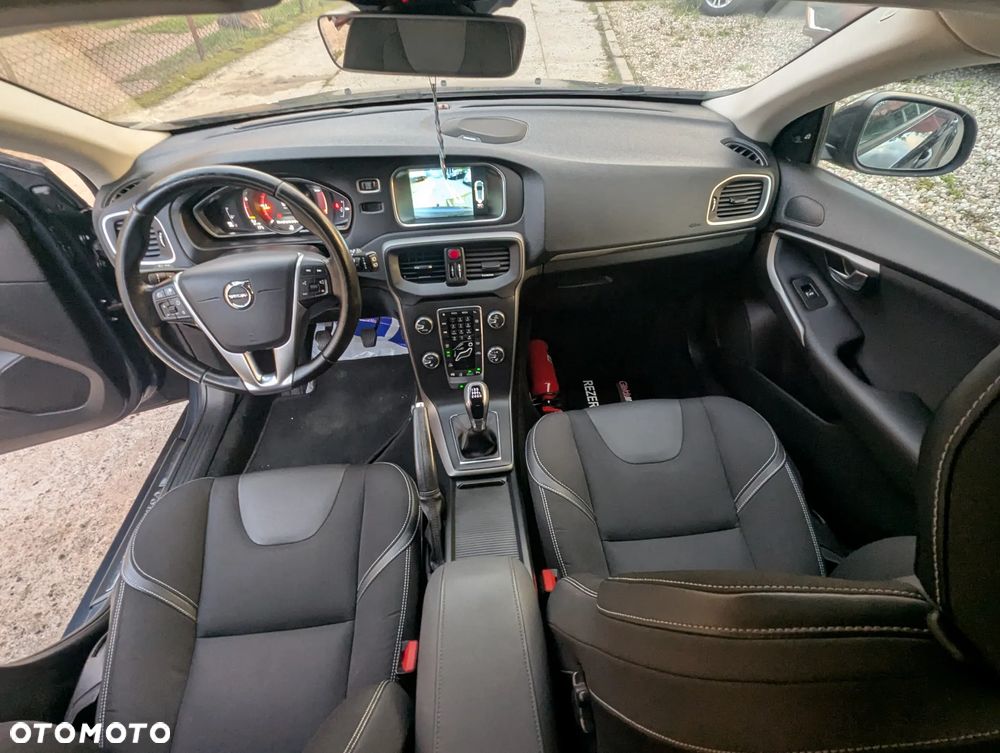 Volvo V40 D2 Momentum - 12