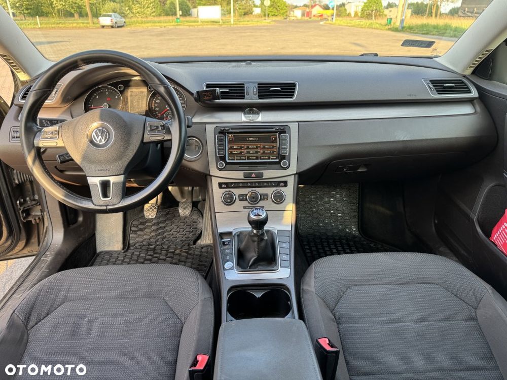 Volkswagen Passat 2.0 TDI Comfortline - 18