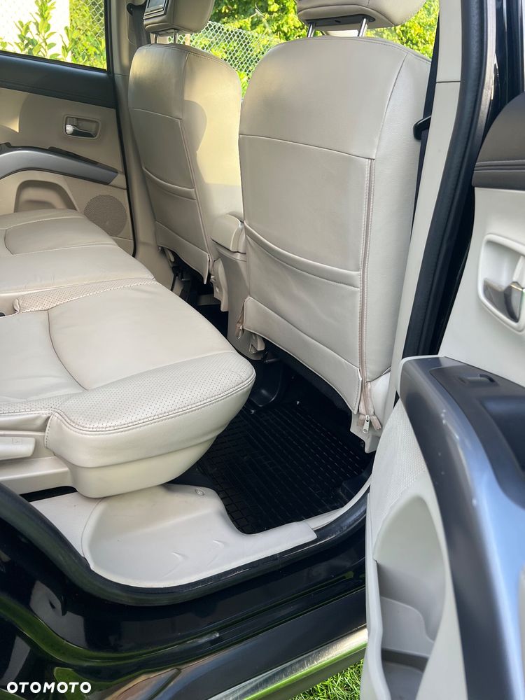 Mitsubishi Outlander 2.0 DID Instyle NAVI - 16