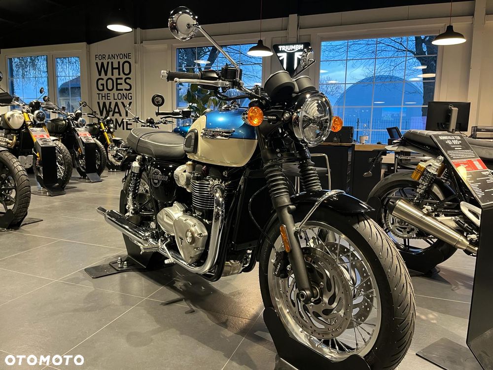 Triumph Bonneville - 1