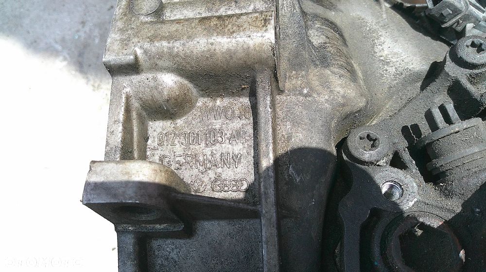 AUDI A4 B6 2.4 V6 SKRZYNIA BIEGÓW  GBN - 6