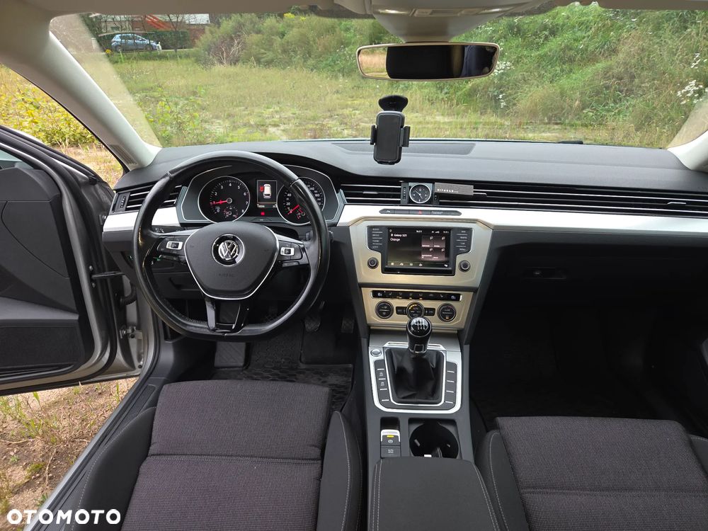 Volkswagen Passat 1.8 TSI BMT Comfortline - 16