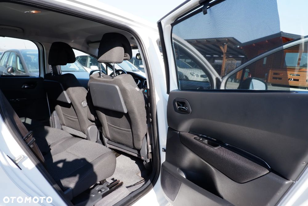 Peugeot 5008 HDI FAP 110 EGS6 Tendance - 11