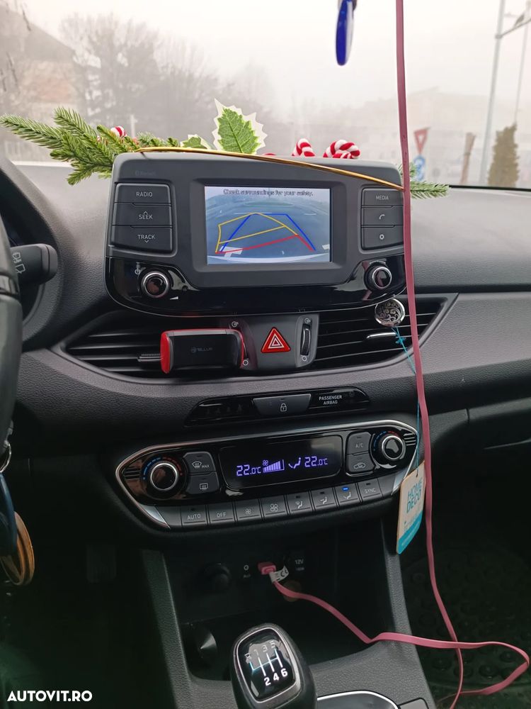 Hyundai i30 1.4 100CP 5DR M/T Highway - 3