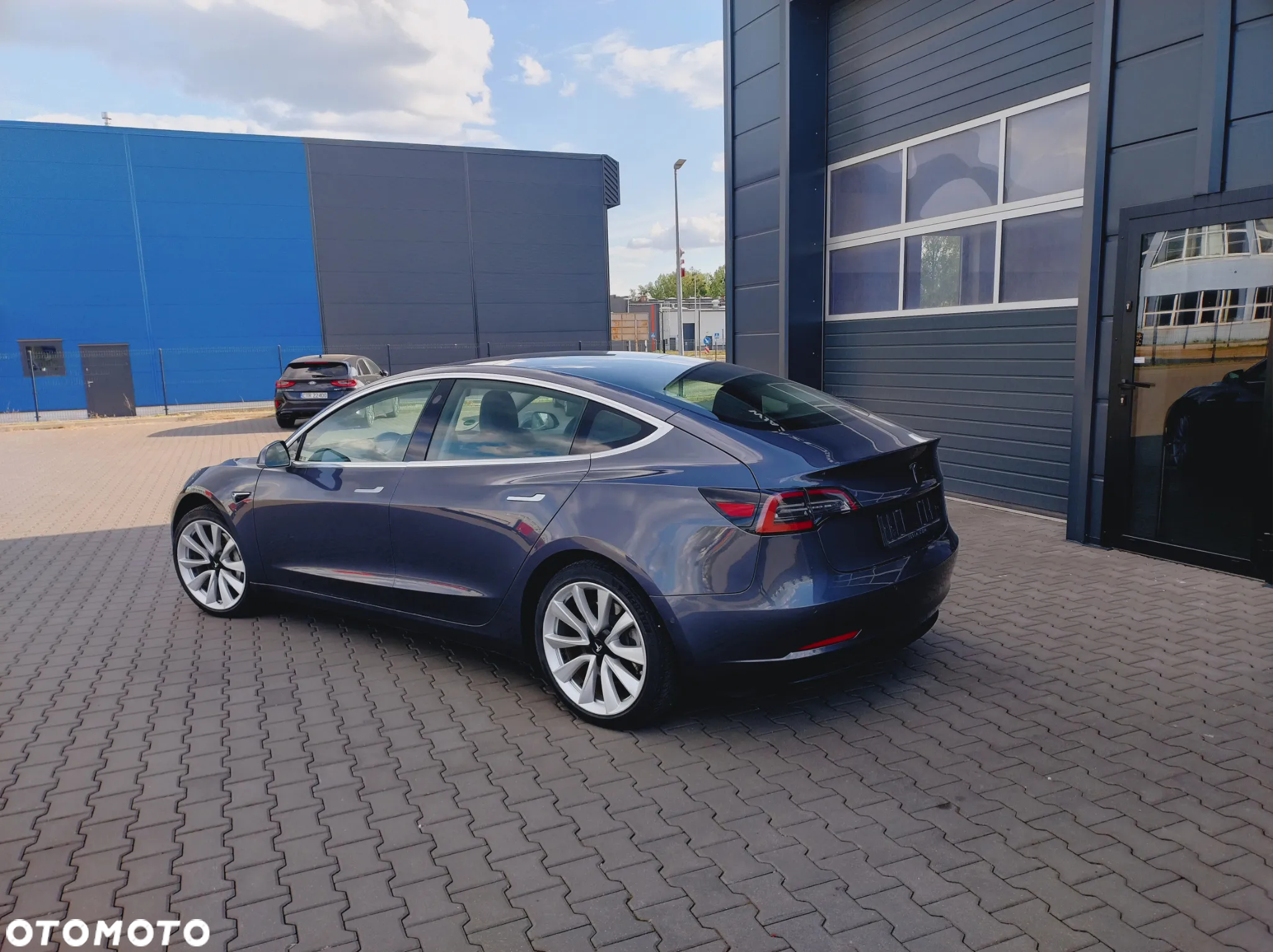 Tesla Model 3 Standard Reichweite Plus Hinterradantrieb - 4