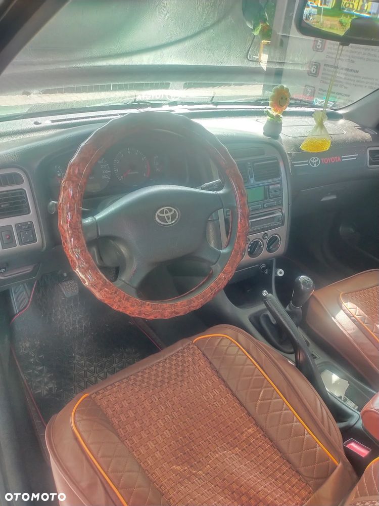 Toyota Avensis 2002 photo 4