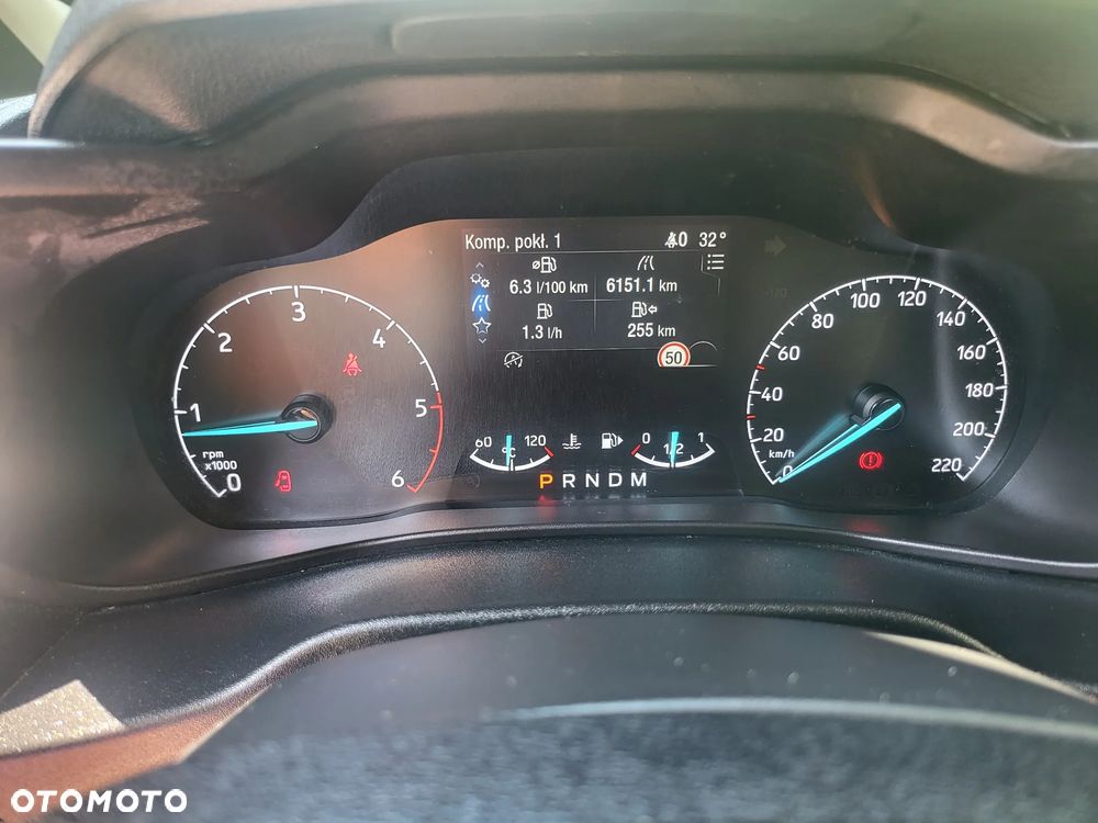 Ford Tourneo Connect Grand - 32