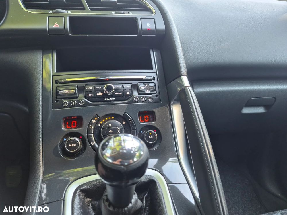 Peugeot 3008 120 VTi Style - 13