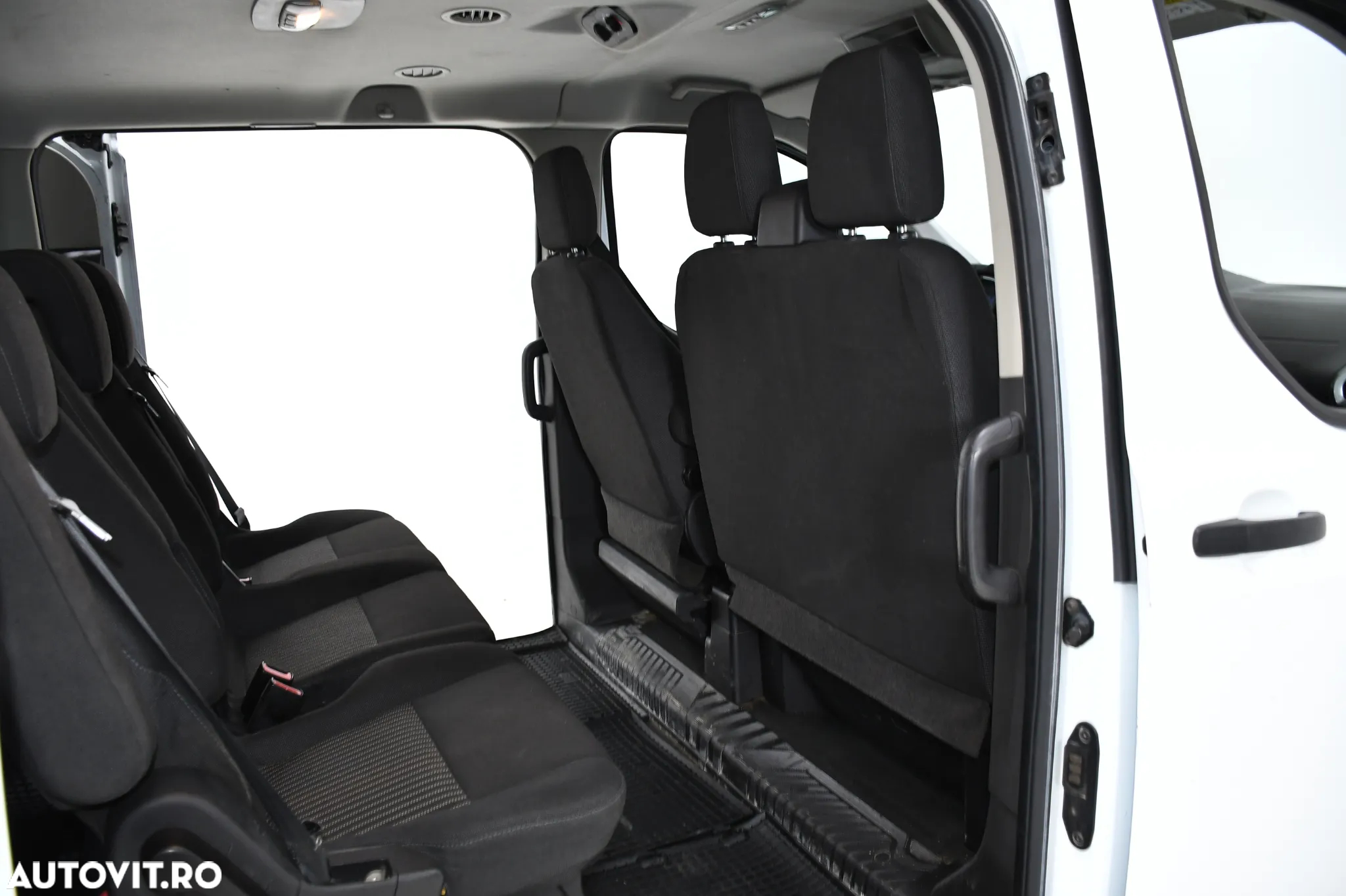 Ford Tourneo Custom - 5