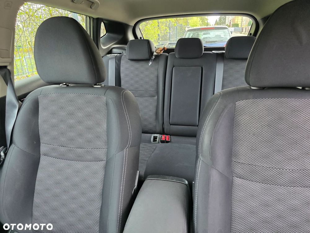 Nissan Qashqai 1.6 DCi Xtronic N-Connecta - 17