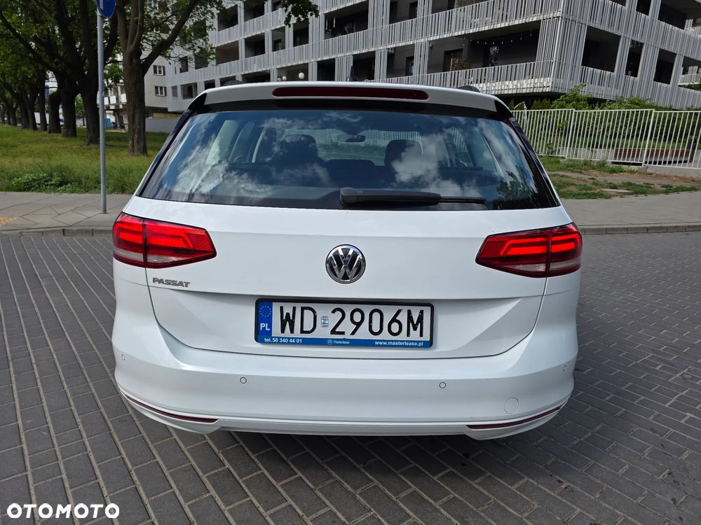 Volkswagen Passat 2.0 TDI SCR Comfortline - 29