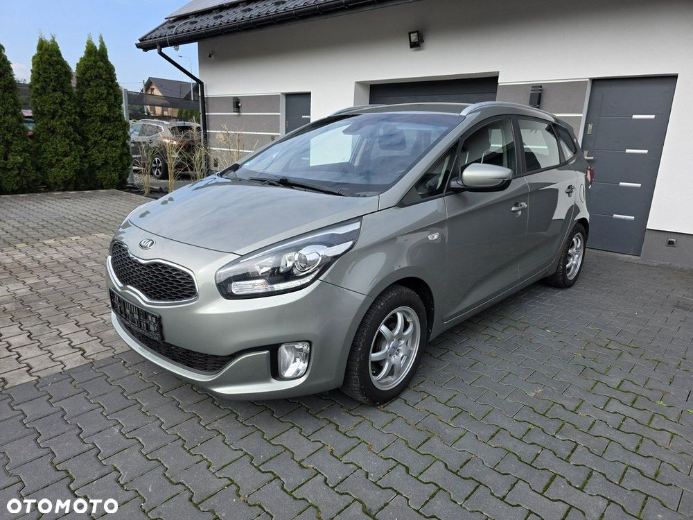 Kia Carens - 3