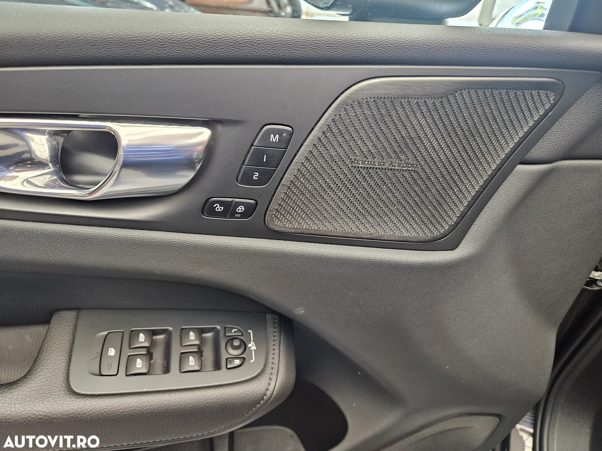 Volvo XC 60 B4 D Geartronic Momentum Pro - 16